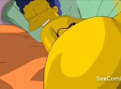 Marge hentai – Simpsons com rabuda de quatro querendo rola